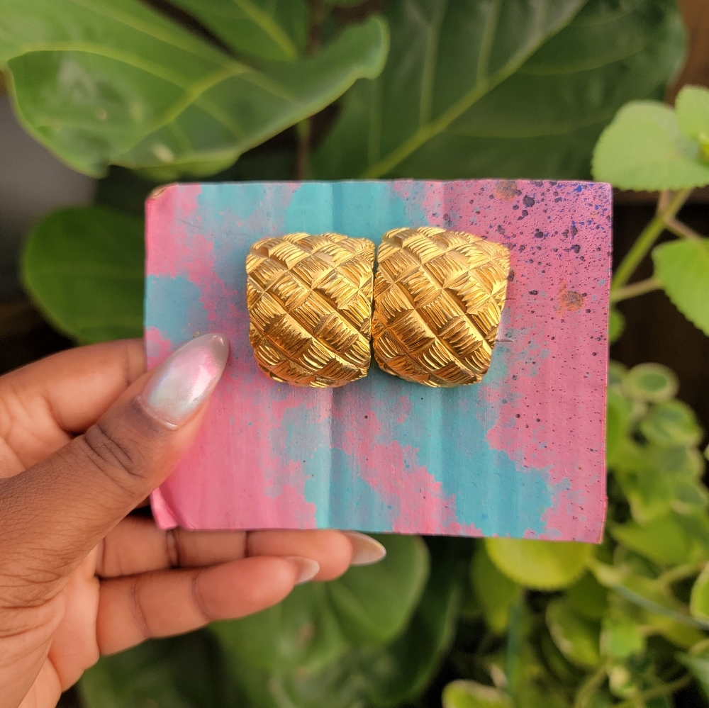 Quilted Gold Vintage Clip On Earrings